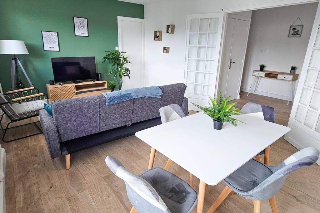C'est Chez Maurice! 4 Ch Wifi Balcon Parking Free Apartment