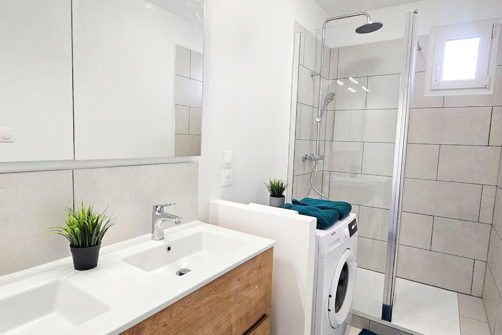 C'est Chez Maurice! 4 Ch Wifi Balcon Parking Free Apartment