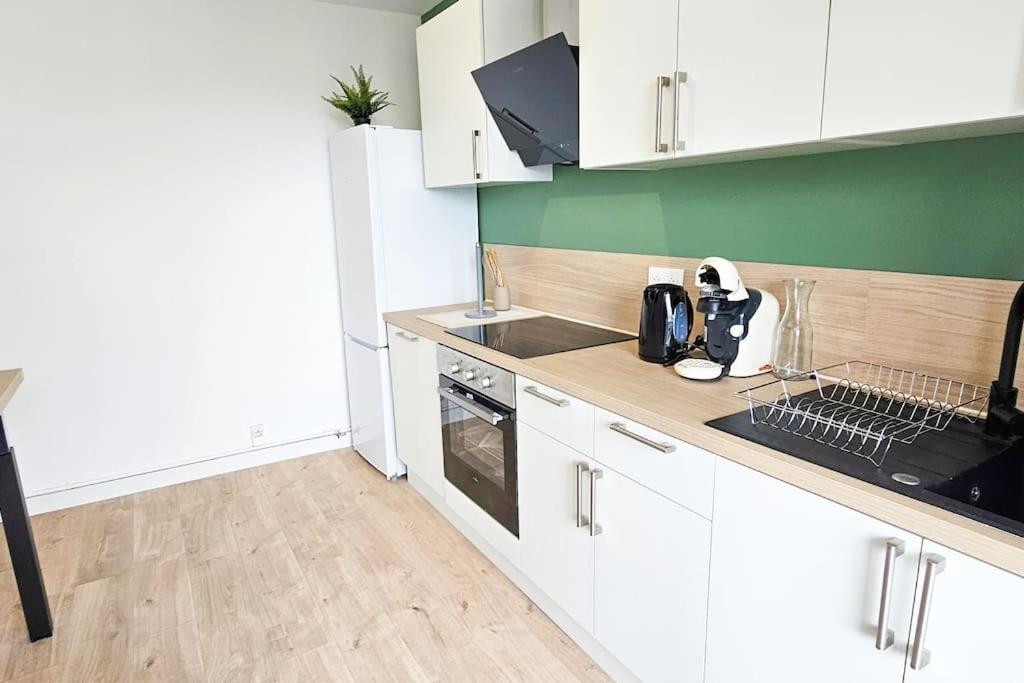 Apartment C'est Chez Maurice! 4 Ch Wifi Balcon Parking Free Saint-Etienne (Loire)